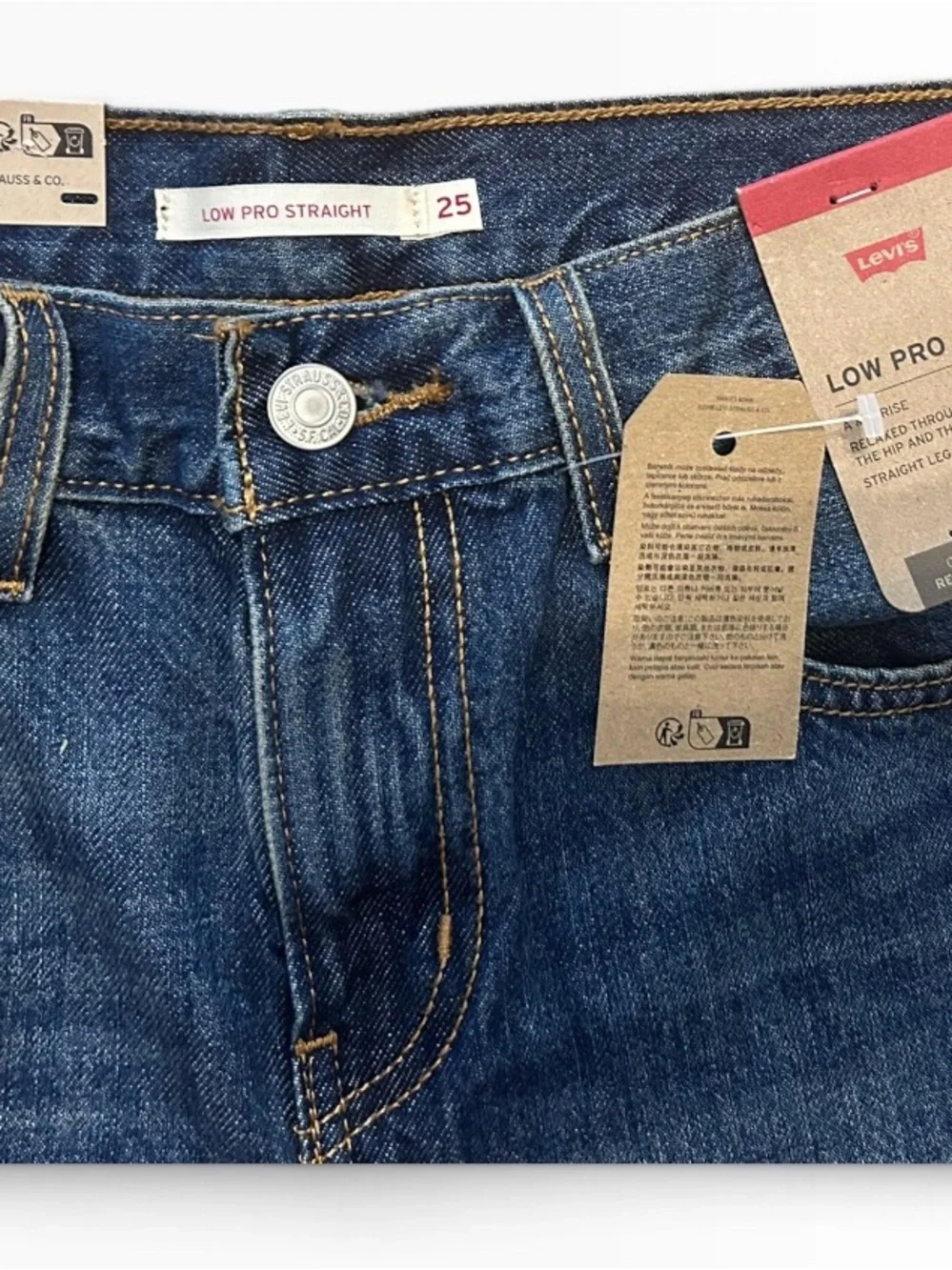 NWT Levi's Woman’s Low Pro Straight Jeans Medium Wash Size 25 indigo
